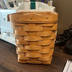 Longaberger Basket 1995 series with plastic liner and dividers